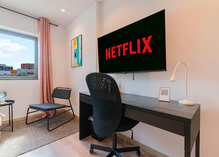 ゲストハウス 7min To Uni Se-velha - Ac - Work Desk - 300mbs Wifi - 1 3*
