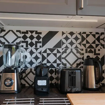 Casa de hóspedes 7min To Uni Se-velha - Ac - Bbq & Gym - Work Desk - 300mbs Wifi - 1 3*